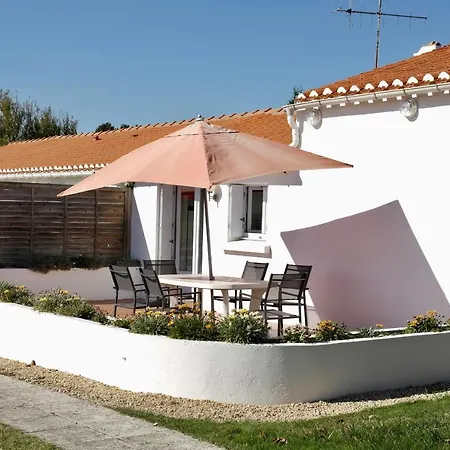 Maison Pour 4 A La Campagne Avec Piscine Holiday home Commequiers