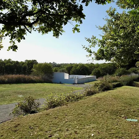 Holiday home Maison Pour 4 A La Campagne Avec Piscine
